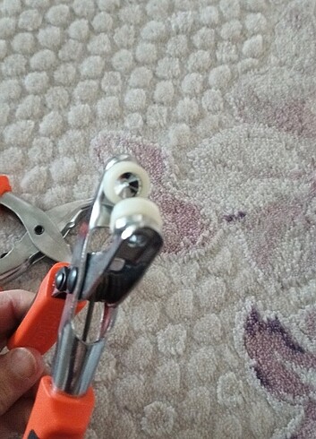 xs Beden kırmızı Renk Çıt çıt makinesi ve kuş gözü makinesi 