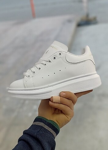 36 Beden beyaz Renk ALEXANDER MCQUEEN 