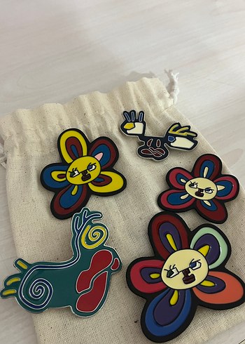 Bts V Broş Seti - Görsel 2