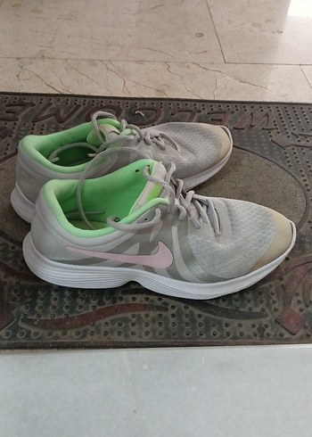 38,5 Beden gri Renk Nike Gri Kadın Bağcıklı Spor Ayakkabı
