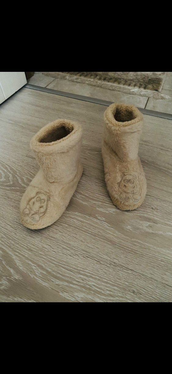 Kız- Erkek Çocuk Bej Kürklü Sıcak Ev Terliği - Görsel 2