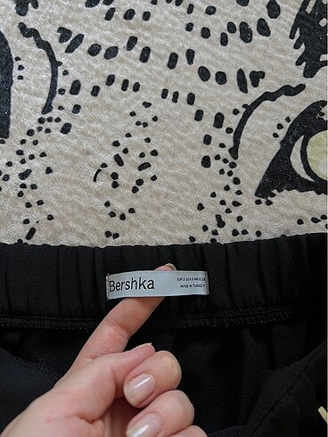 s Beden siyah Renk BERSHKA S BEDEN YÜKSEL BEL ŞORT ETEK
