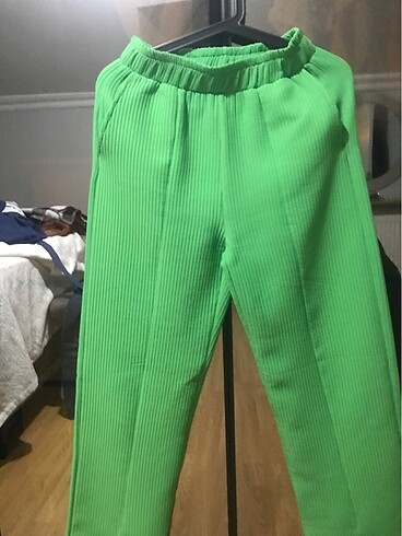 38 Beden Yeşil Pantolon