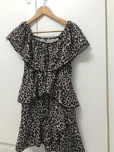 leopar desenli elbise