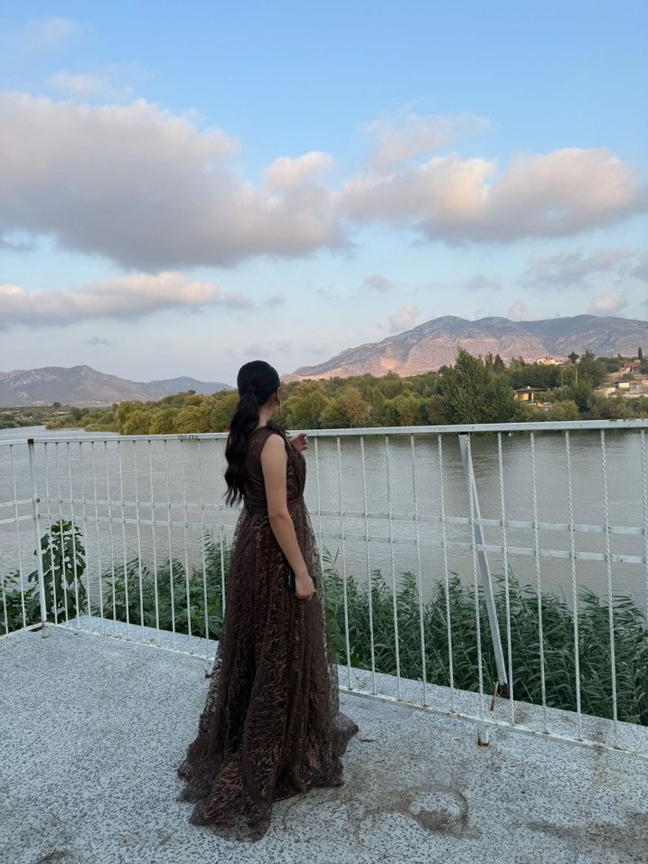 Kahverengi Drapeli V Yakalı Uzun Kadın Abiye - Görsel 2