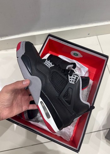 Nike Air Jordan 4 Bred