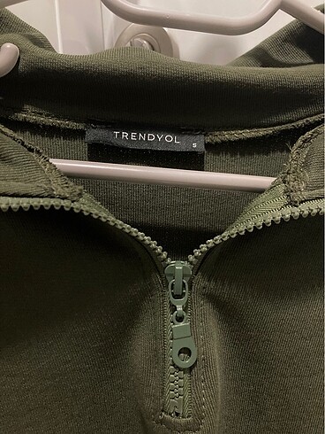 Trendyol & Milla Crop Sweatshirt