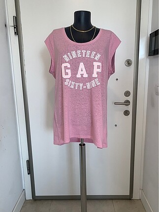 Gap tshirt