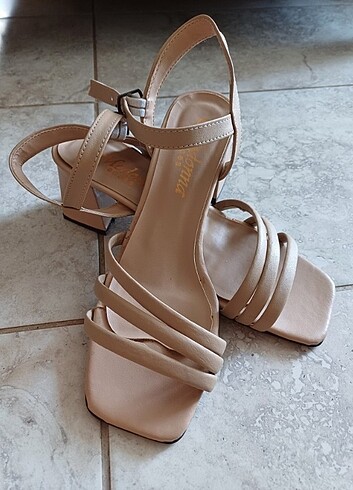 Zara Topuklu Sandalet 