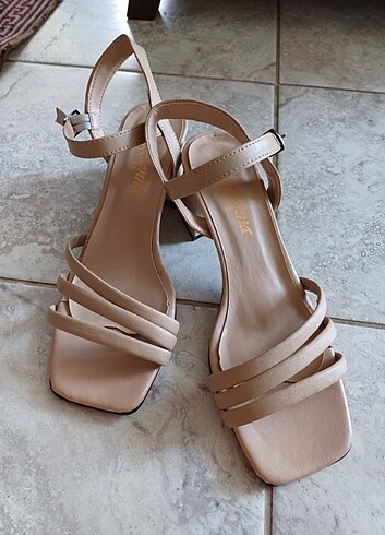 Zara Topuklu Sandalet 