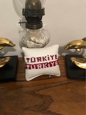 Takım isimleri bileklikler yazılır
