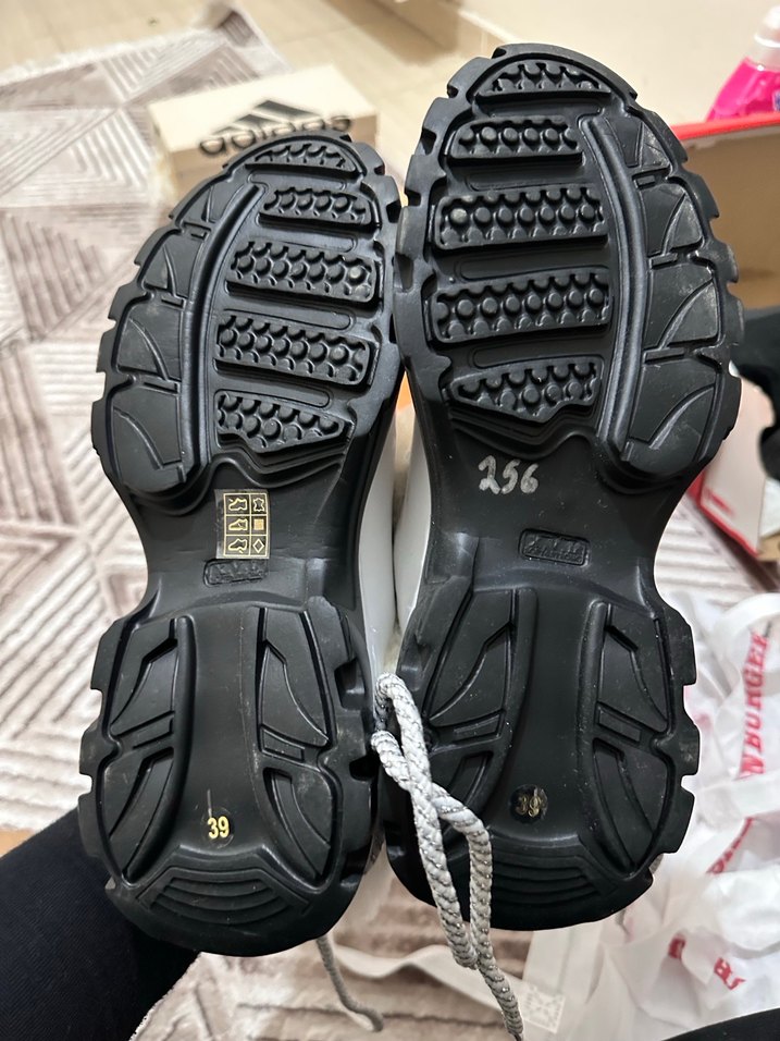 Beyaz Kürklü kar botu - Görsel 5