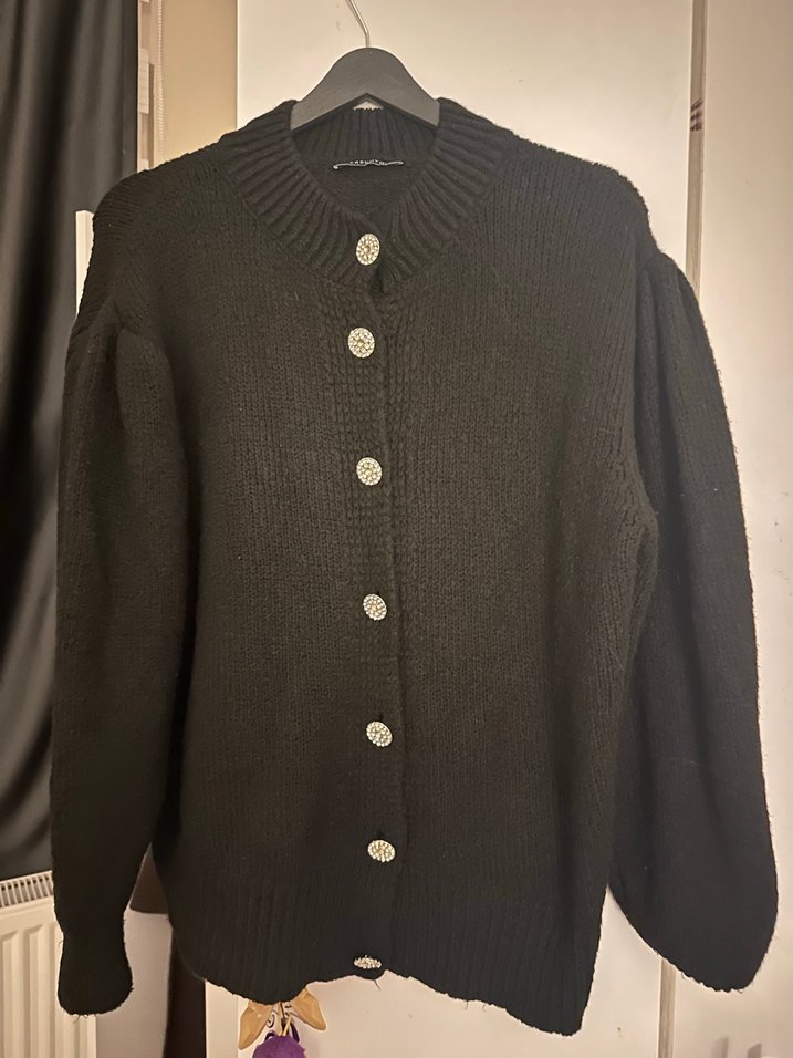 Düğmeli Siyah Kadın Triko Hırka - Görsel 3