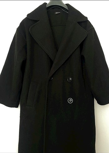 Siyah Uzun Düğmeli Kaban - Görsel 2