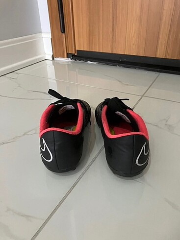 Nike halı saha ayakkabısı 38,5 numara - Görsel 3