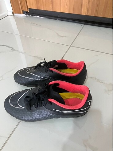 Nike halı saha ayakkabısı 38,5 numara - Görsel 4