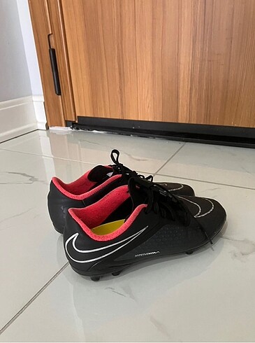 Nike halı saha ayakkabısı 38,5 numara - Görsel 2