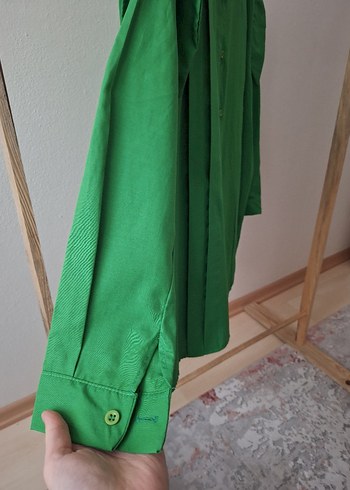 Yeşil Düğmeli Gömlek - Görsel 3