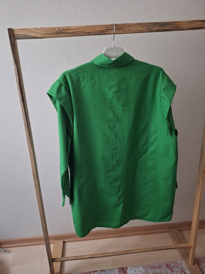 Yeşil Düğmeli Gömlek - Görsel 4