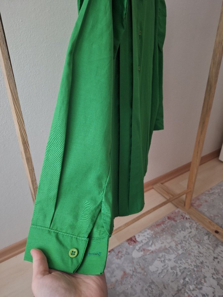 Yeşil Düğmeli Gömlek - Görsel 3