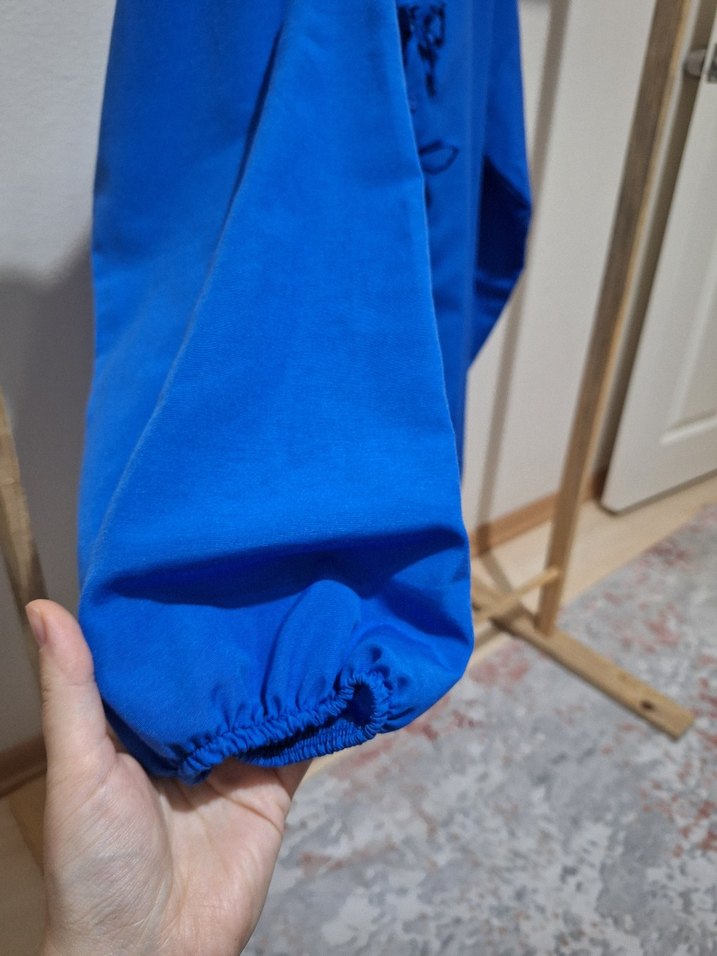 Fırfırlı Mavi Gömlek - Görsel 3