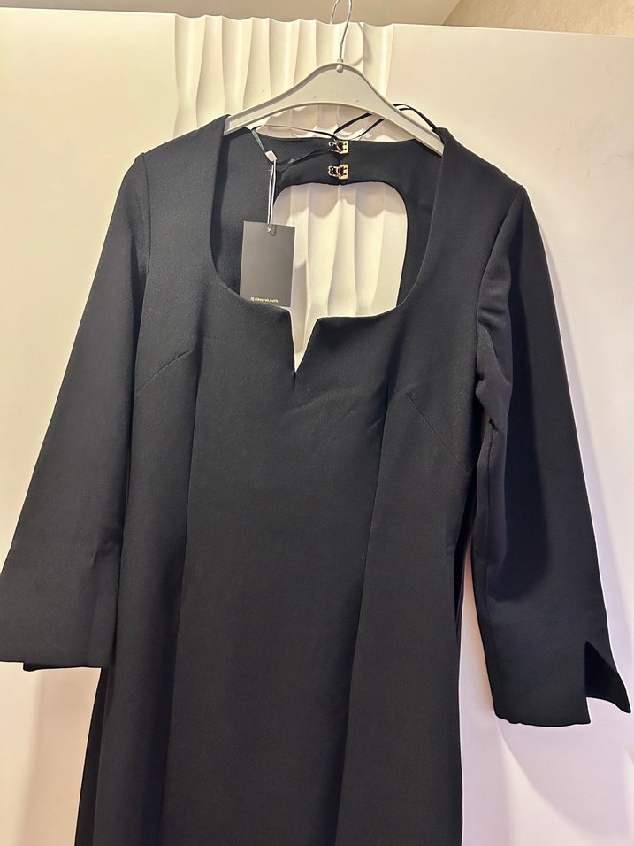 Siyah Uzun Kollu V Yaka , sırtı U yaka - Görsel 2