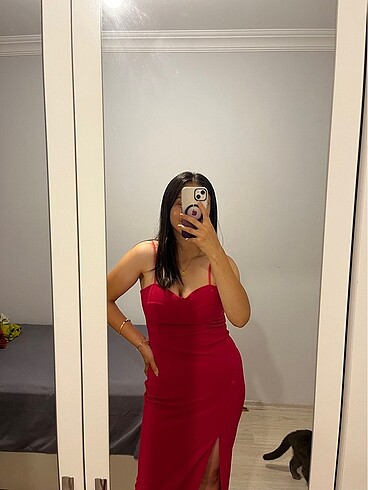 Pembe midi yırtmaçlı elbise