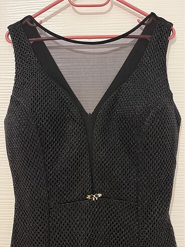 Zara V yaka tüllü elbise