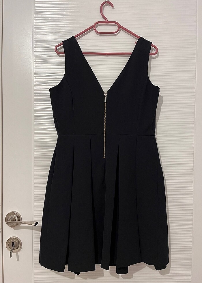 V yaka mini elbise - Görsel 2