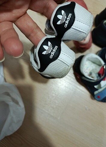 18 Beden beyaz Renk Adidas marka ilk adım ayakkabısı 
