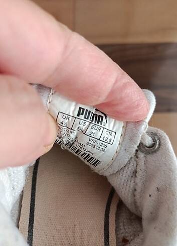 21 Beden beyaz Renk Puma marka bebek ayakkabısı