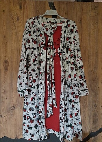 38 Beden Pijama yılbaşı temali sabahlikli