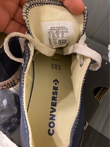 31 Beden lacivert Renk Converse ayakkabı