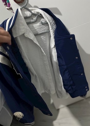 s Beden mavi Renk Bershka Lacivert Baskılı Kadın Bomber Ceket