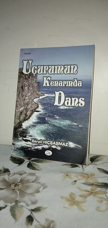 Uçurumun kenarında dans