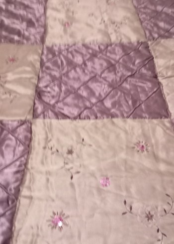 Bordo Nakışlı Parlak Yatak Örtüsü - Görsel 4