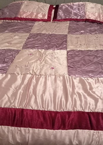 Bordo Nakışlı Parlak Yatak Örtüsü - Görsel 3