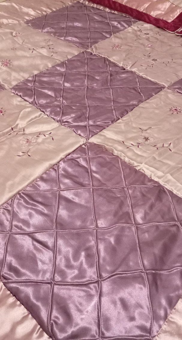 Bordo Nakışlı Parlak Yatak Örtüsü - Görsel 5