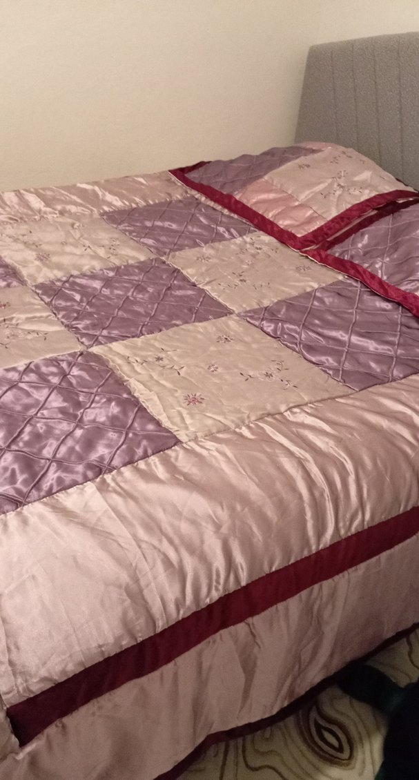 Bordo Nakışlı Parlak Yatak Örtüsü - Görsel 2