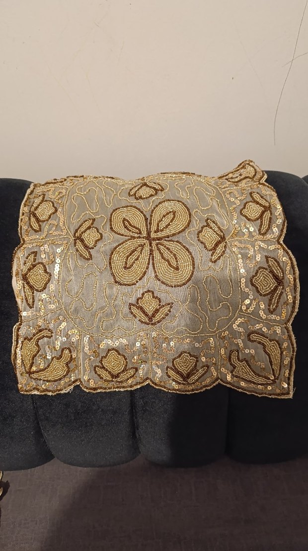 İşlemeli Parlak Altın salon takımı - Görsel 3
