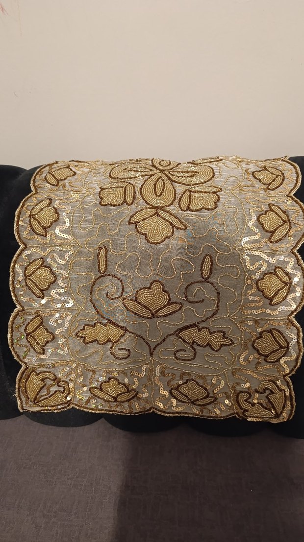 İşlemeli Parlak Altın salon takımı - Görsel 2