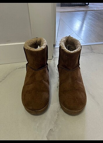 Ugg Ugg bot
