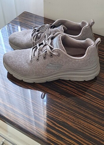 39 Beden SKECHERS KADIN AYAKKABI