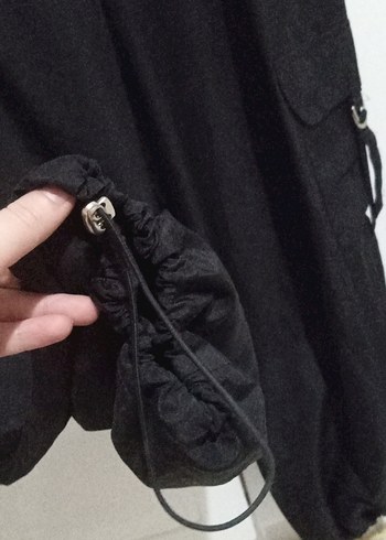 Siyah kumaş yanlardan cepli paraşüt pantolon - Görsel 4