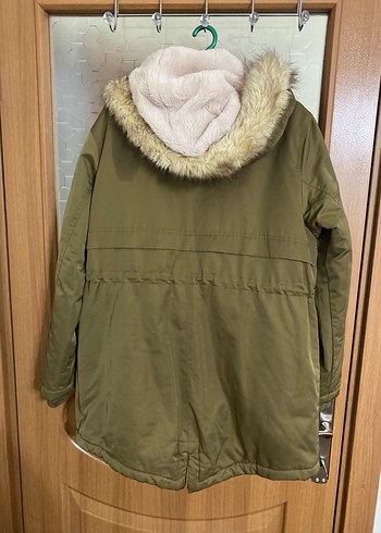 Pull and Bear Kürk Detaylı Kapüşonlu Haki Kadın Mont