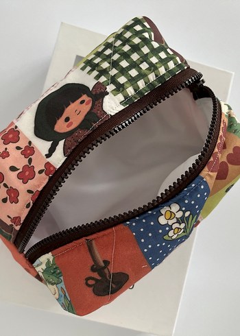 Beden Renkli Vintage Desenli Fermuarlı Makyaj Çantası