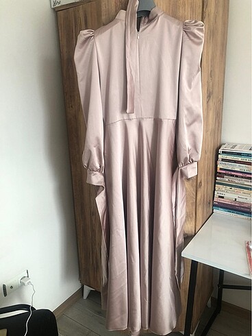 38 Beden ten rengi Renk Bej kiralık abiye