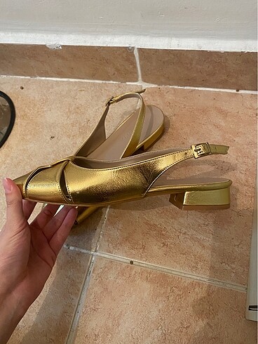 Zara Laminta babet