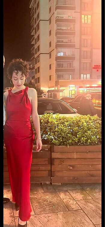 Zara kirmizi Elbise