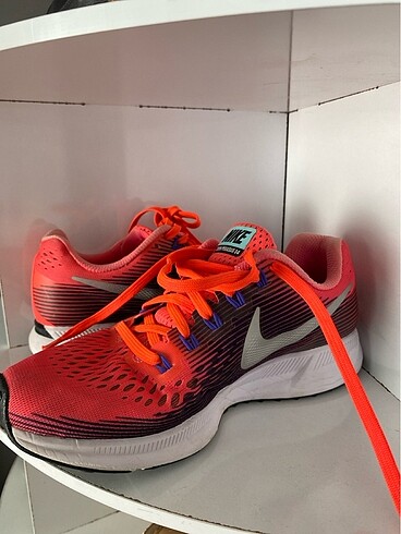 36,5 Beden çeşitli Renk Nike unısex ayakkabı